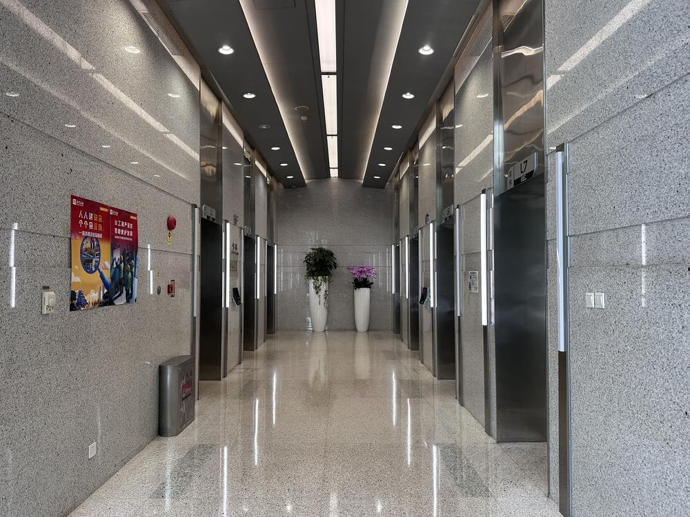 电梯厅1
